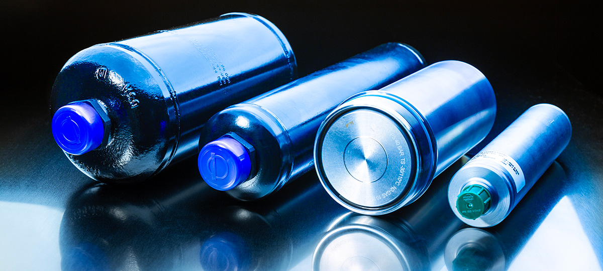 Piston hydraulic accumulators for automotive and agricultural applications