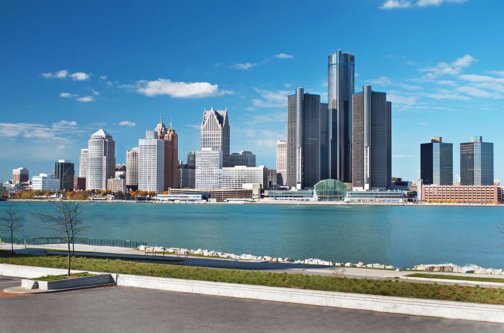 Detroit, MI, USA, Skyline von Kanada aus